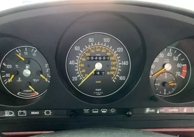 MERCEDES-BENZ SL R107 560 SL  