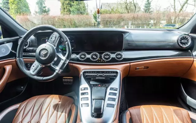 MERCEDES-BENZ AMG GT 43 4-Matic+