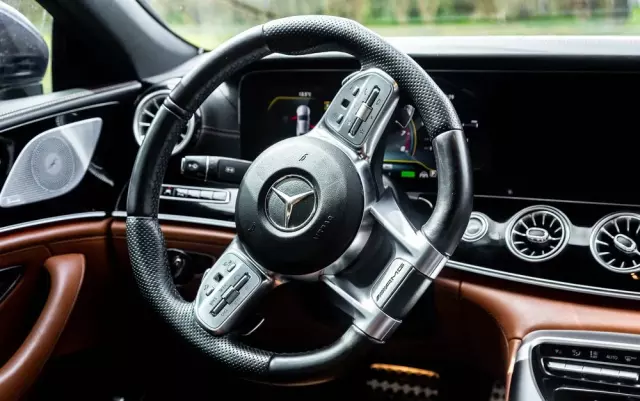 MERCEDES-BENZ AMG GT 43 4-Matic+