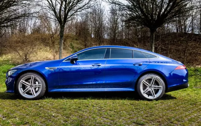 MERCEDES-BENZ AMG GT 43 4-Matic+
