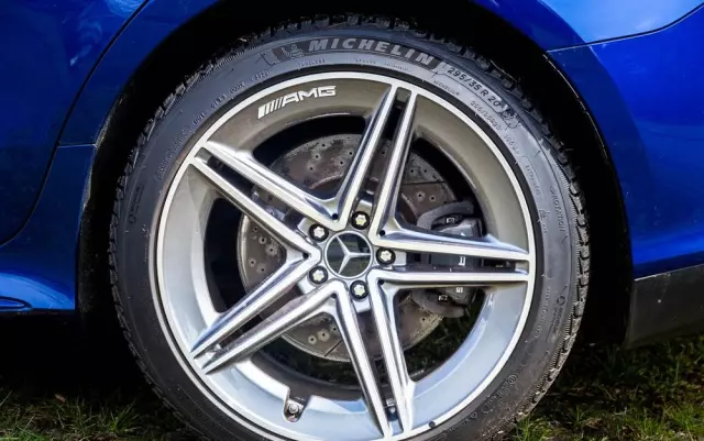 MERCEDES-BENZ AMG GT 43 4-Matic+