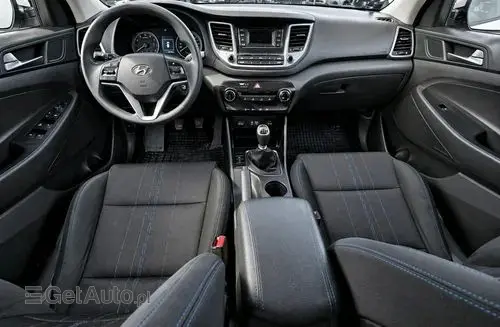 HYUNDAI Tucson 
