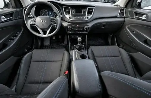 HYUNDAI Tucson 