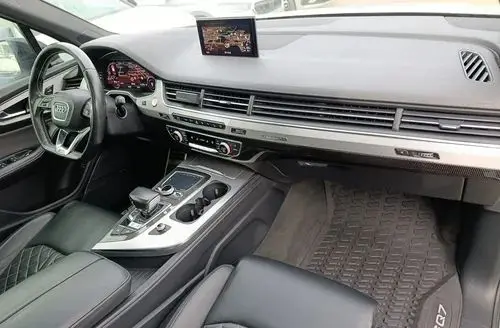 AUDI SQ7 