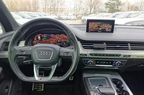 AUDI SQ7 