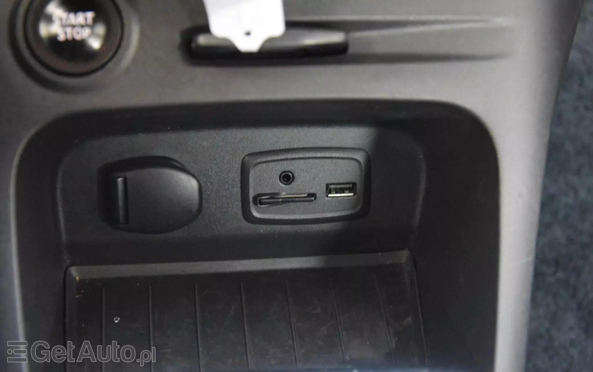 RENAULT Captur (ENERGY) TCe 90 INTENS