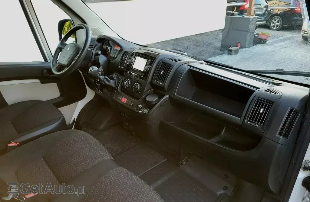 PEUGEOT Boxer 
