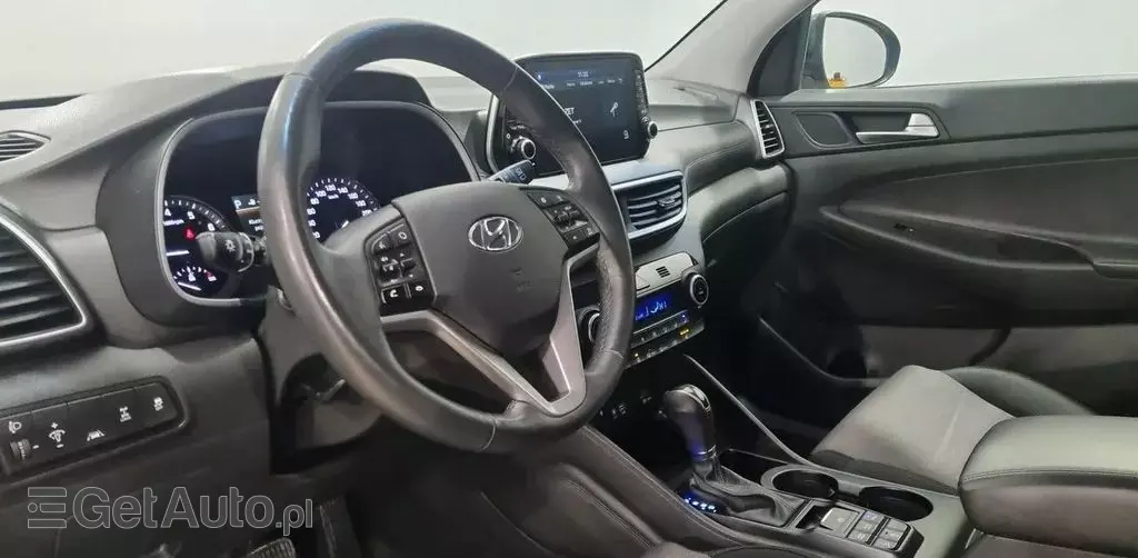 HYUNDAI Tucson 