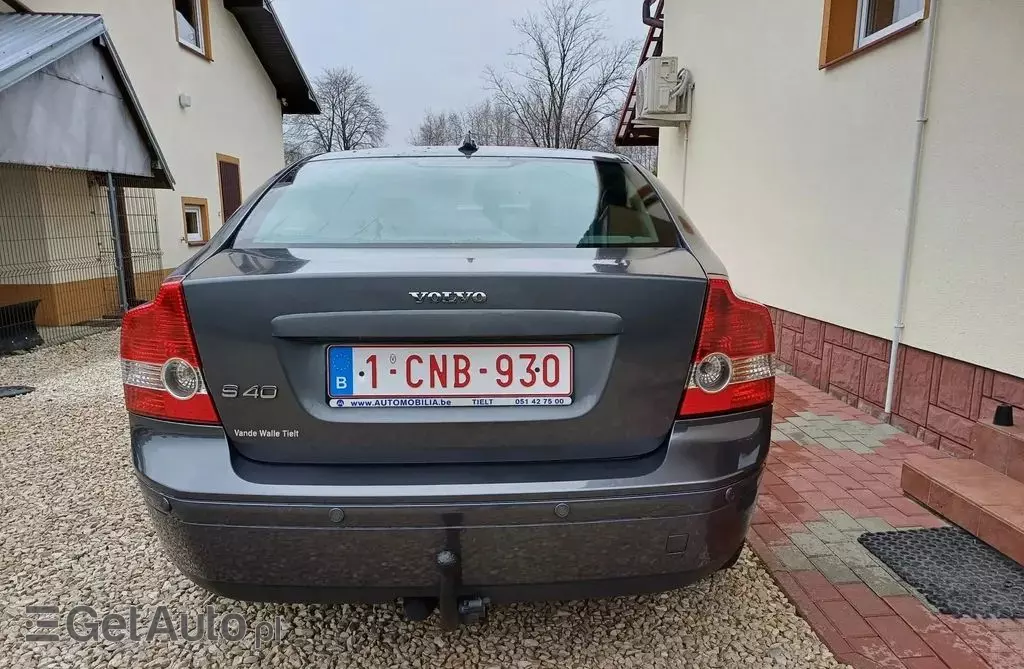 VOLVO S40 