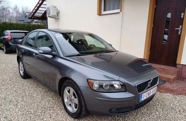 VOLVO S40 