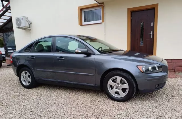 VOLVO S40 