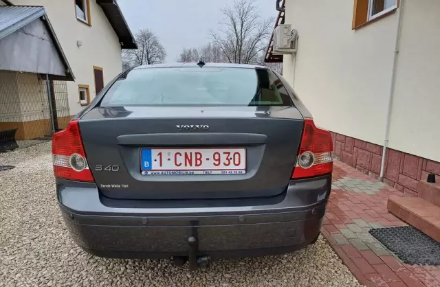 VOLVO S40 