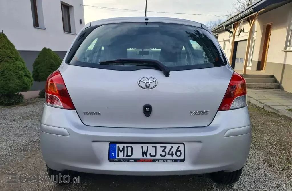 TOYOTA Yaris 