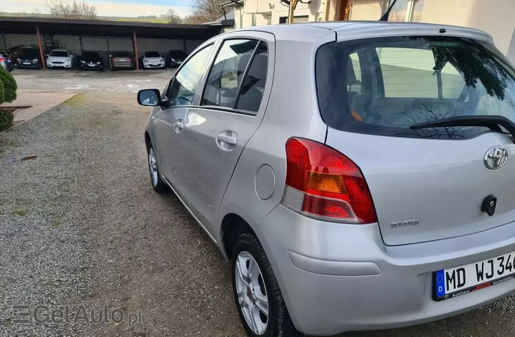 TOYOTA Yaris 