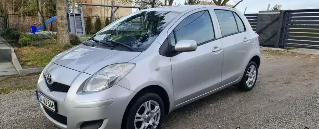 TOYOTA Yaris 