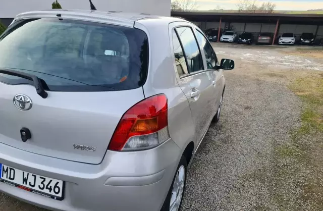 TOYOTA Yaris 
