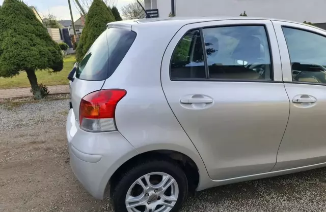 TOYOTA Yaris 
