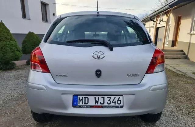 TOYOTA Yaris 