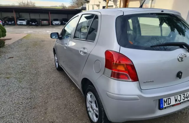 TOYOTA Yaris 
