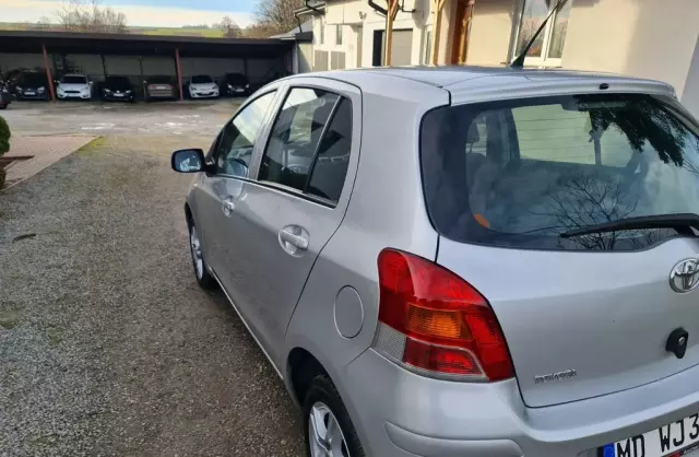 TOYOTA Yaris 