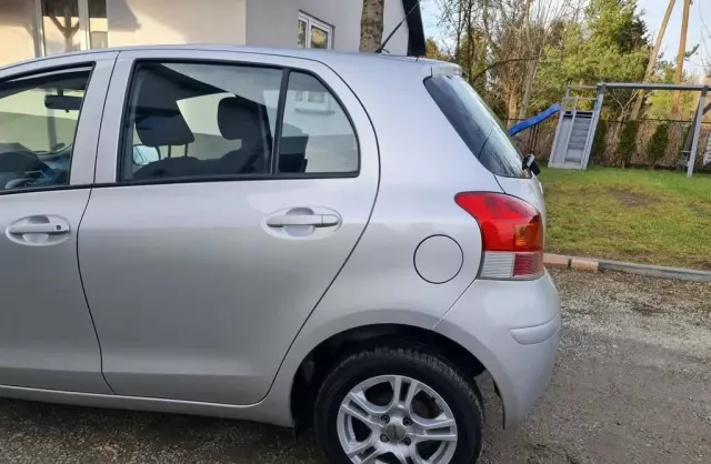 TOYOTA Yaris 