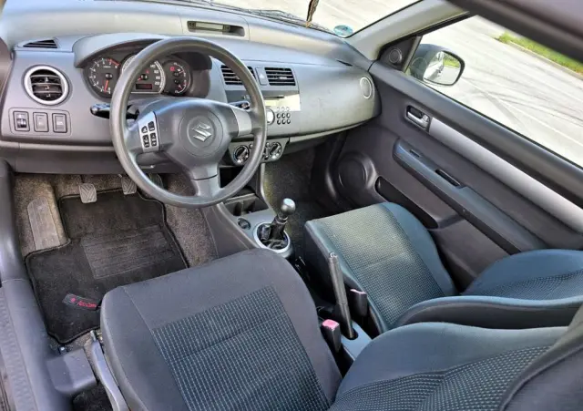 SUZUKI Swift 1.3 Comfort