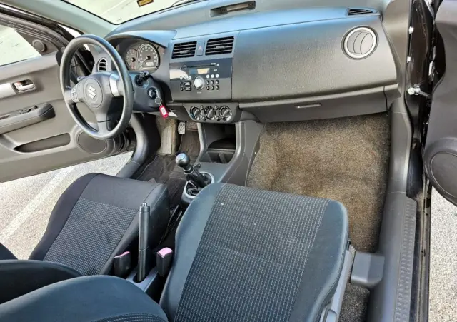 SUZUKI Swift 1.3 Comfort