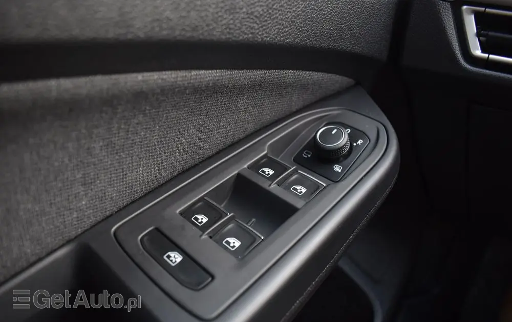 VOLKSWAGEN Golf 1.5 eTSI OPF DSG Life