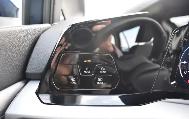 VOLKSWAGEN Golf 1.5 eTSI OPF DSG Life