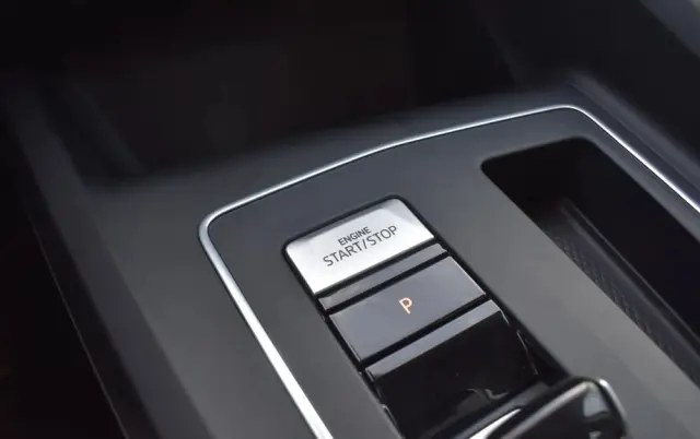 VOLKSWAGEN Golf 1.5 eTSI OPF DSG Life