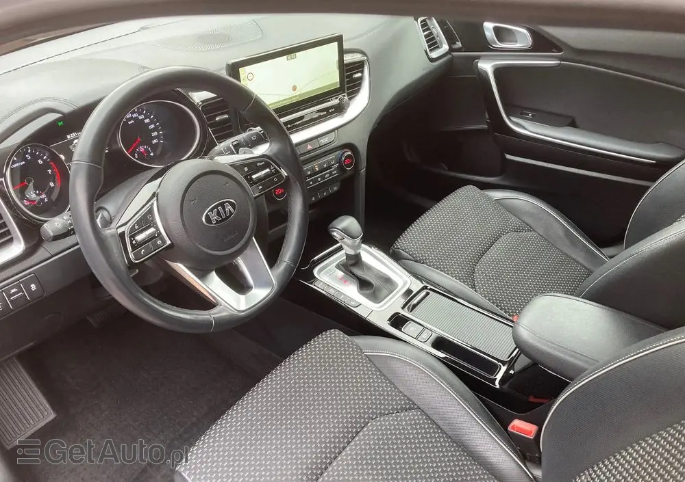 KIA XCeed 1.5 T-GDI Business Line DCT