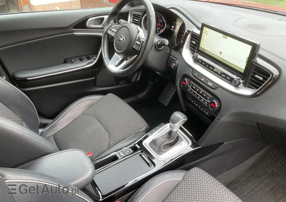 KIA XCeed 1.5 T-GDI Business Line DCT