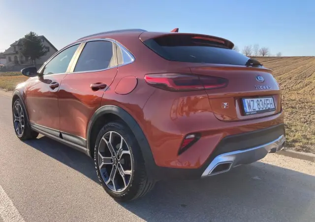 KIA XCeed 1.5 T-GDI Business Line DCT