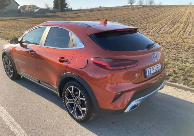 KIA XCeed 1.5 T-GDI Business Line DCT