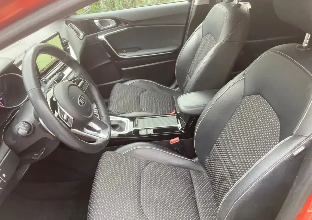 KIA XCeed 1.5 T-GDI Business Line DCT