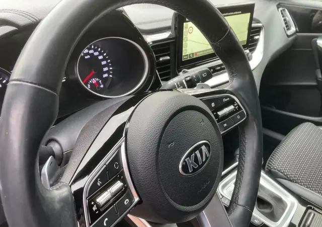 KIA XCeed 1.5 T-GDI Business Line DCT
