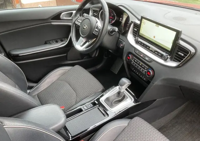 KIA XCeed 1.5 T-GDI Business Line DCT