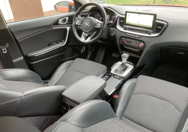 KIA XCeed 1.5 T-GDI Business Line DCT