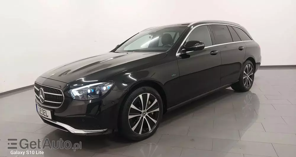 MERCEDES-BENZ Klasa E 220 d 9G-TRONIC Exclusive