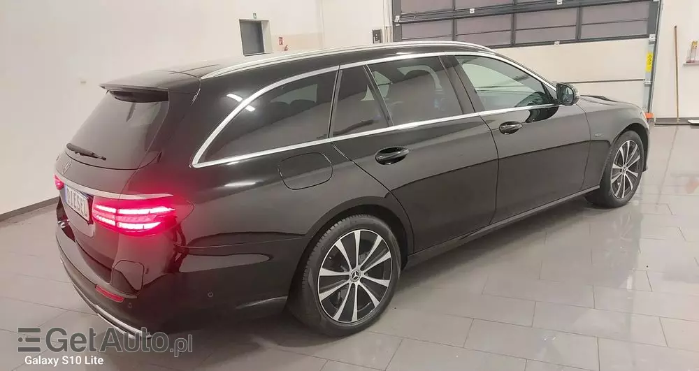 MERCEDES-BENZ Klasa E 220 d 9G-TRONIC Exclusive