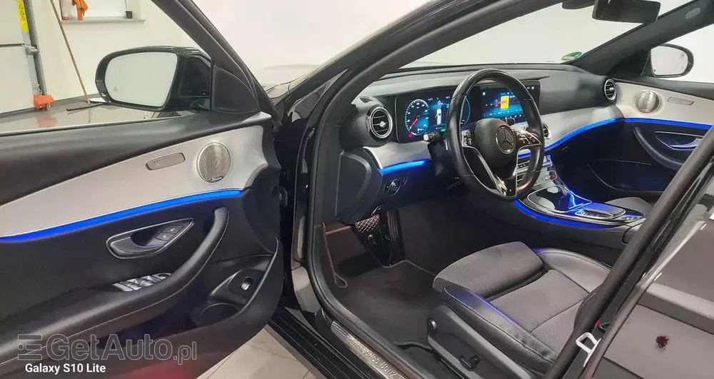 MERCEDES-BENZ Klasa E 220 d 9G-TRONIC Exclusive