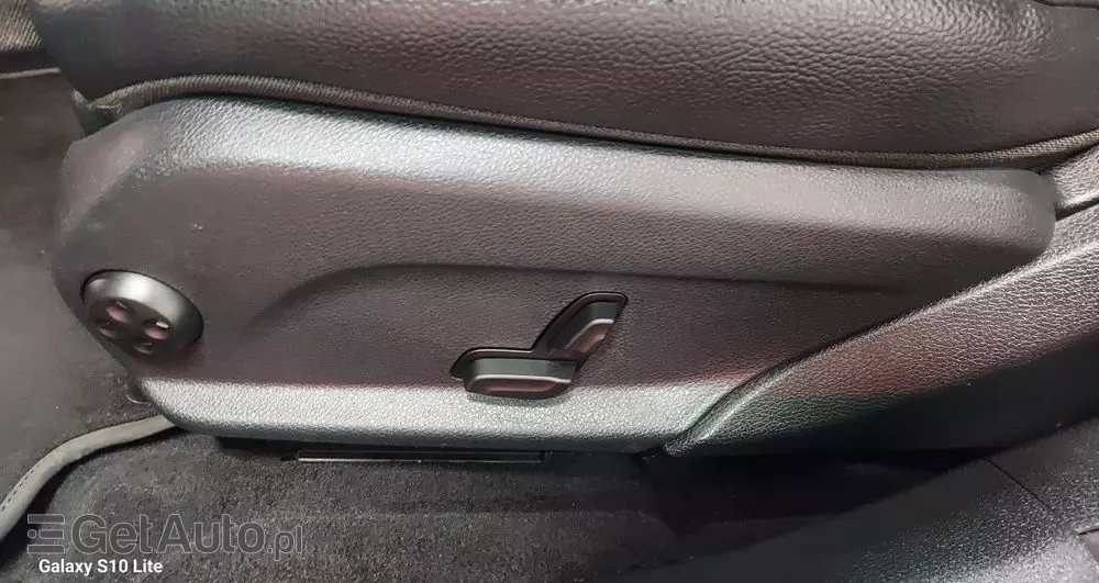 MERCEDES-BENZ Klasa E 220 d 9G-TRONIC Exclusive