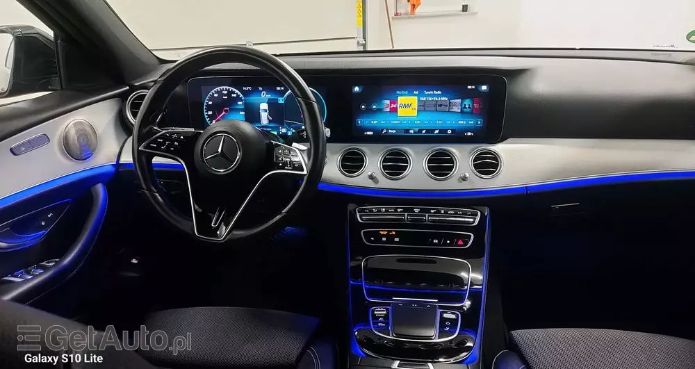 MERCEDES-BENZ Klasa E 220 d 9G-TRONIC Exclusive
