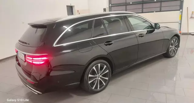 MERCEDES-BENZ Klasa E 220 d 9G-TRONIC Exclusive