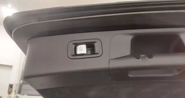 MERCEDES-BENZ Klasa E 220 d 9G-TRONIC Exclusive