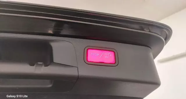 MERCEDES-BENZ Klasa E 220 d 9G-TRONIC Exclusive