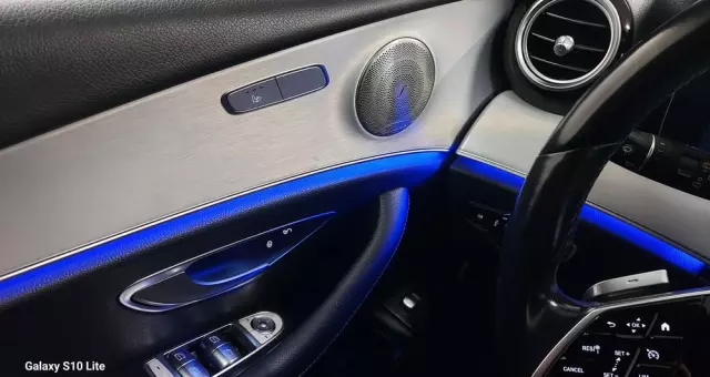 MERCEDES-BENZ Klasa E 220 d 9G-TRONIC Exclusive