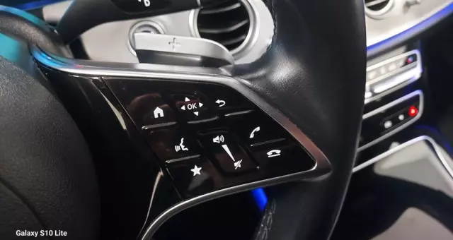 MERCEDES-BENZ Klasa E 220 d 9G-TRONIC Exclusive