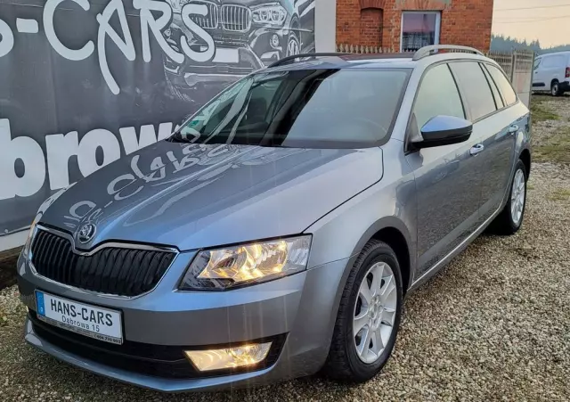 SKODA Octavia 