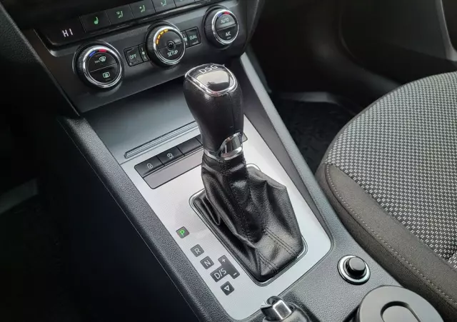 SKODA Octavia 
